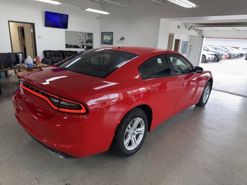 Used 2022 Dodge Charger SXT RWD image 11