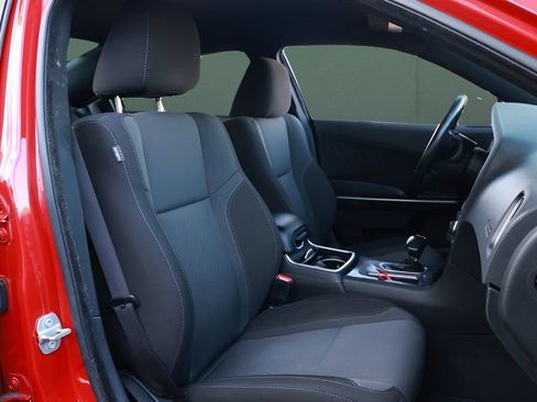 Used 2022 Dodge Charger SXT RWD image 25