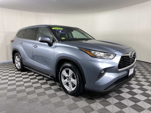 Used 2020 Toyota Highlander LE w/ Protection Package #3 AWD/4WD image 1