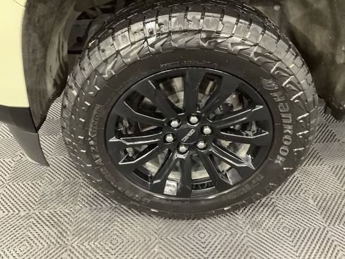 Used 2022 GMC Canyon Elevation w/ Trailering Package image 2