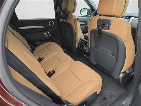 New 2026 Land Rover Discovery Limited Edition image 11