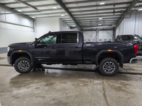 Used 2025 GMC Sierra 2500 SLE image 5