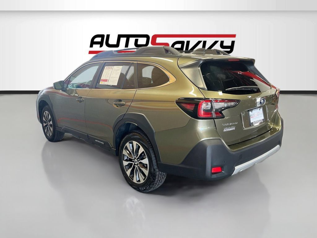 Used 2025 Subaru Outback Limited AWD/4WD image 5