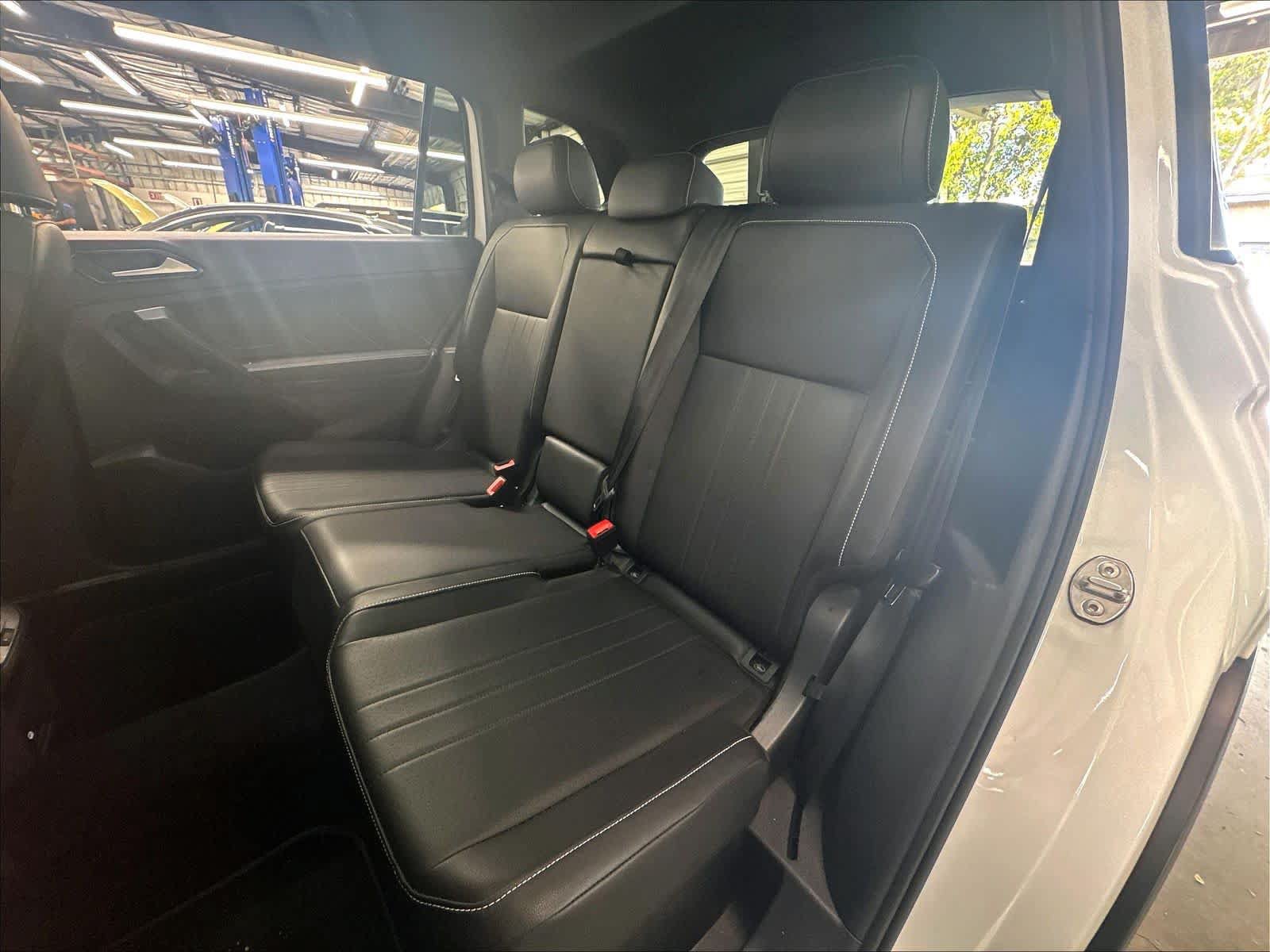Used 2023 Volkswagen Tiguan SE R-Line AWD/4WD image 25