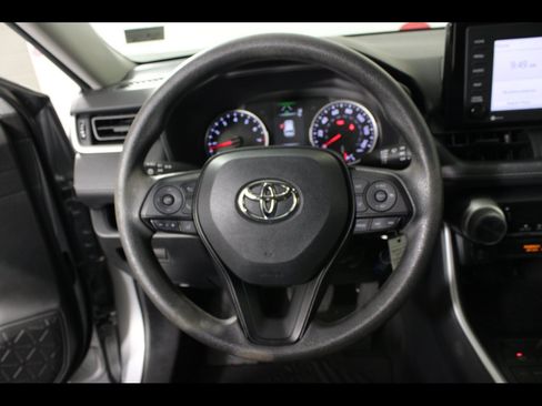 Used 2022 Toyota RAV4 LE FWD image 18