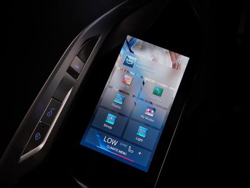 New 2026 BMW 740i w/ Premium Package image 15