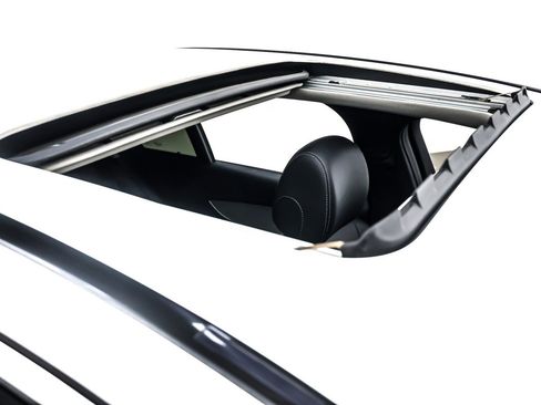 Used 2021 Mercedes-Benz C 300 Sedan image 22