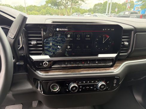 Used 2023 GMC Sierra 1500 SLE AWD/4WD image 26