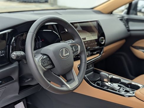 Used 2025 Lexus NX 350 AWD image 13