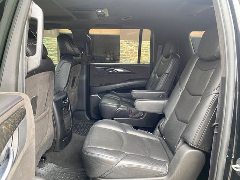 Used 2016 Cadillac Escalade ESV Platinum image 10