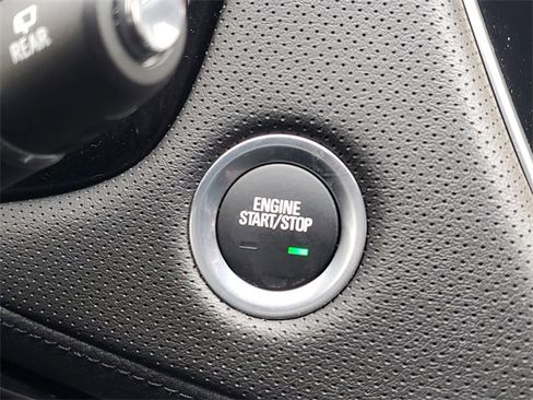 Certified 2025 Cadillac XT6 Luxury image 21