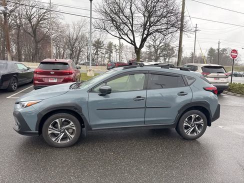 Used 2024 Subaru Crosstrek 2.0i Premium image 2