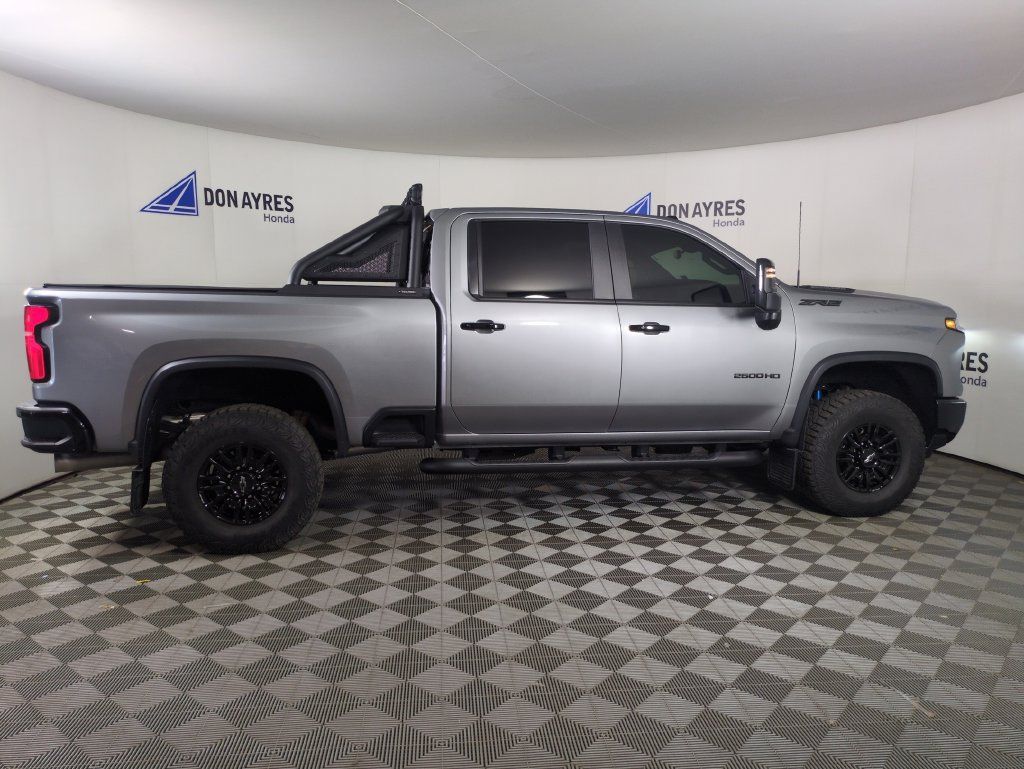 Used 2026 Chevrolet Silverado 2500 ZR2 AWD/4WD image 10