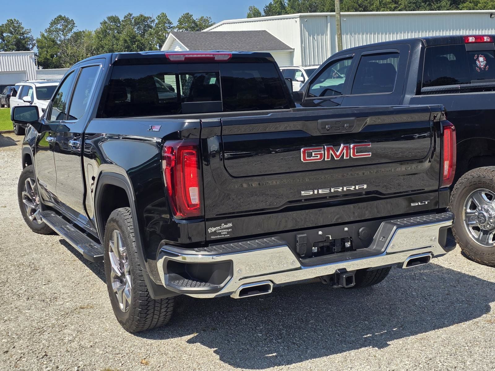 Used 2025 GMC Sierra 1500 SLT w/ SLT Premium Plus Package AWD/4WD image 6