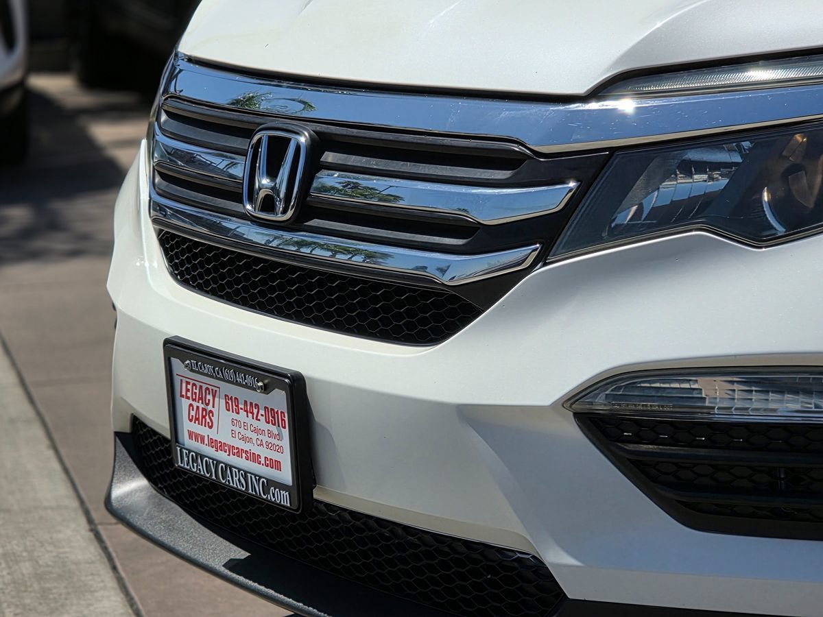 Used 2017 Honda Pilot EX image 7