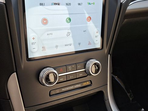 Used 2022 Ford Edge SEL w/ Convenience Package image 16