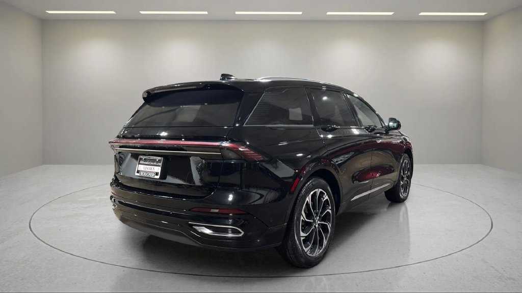 Certified 2024 Lincoln Nautilus Reserve w/ Equipment Group 202A AWD/4WD image 3