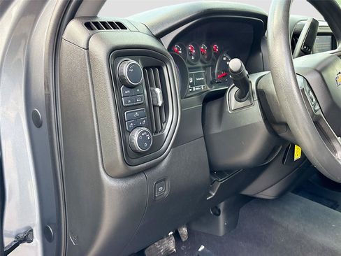 Used 2020 Chevrolet Silverado 1500 Custom w/ Custom Value Package AWD/4WD image 10