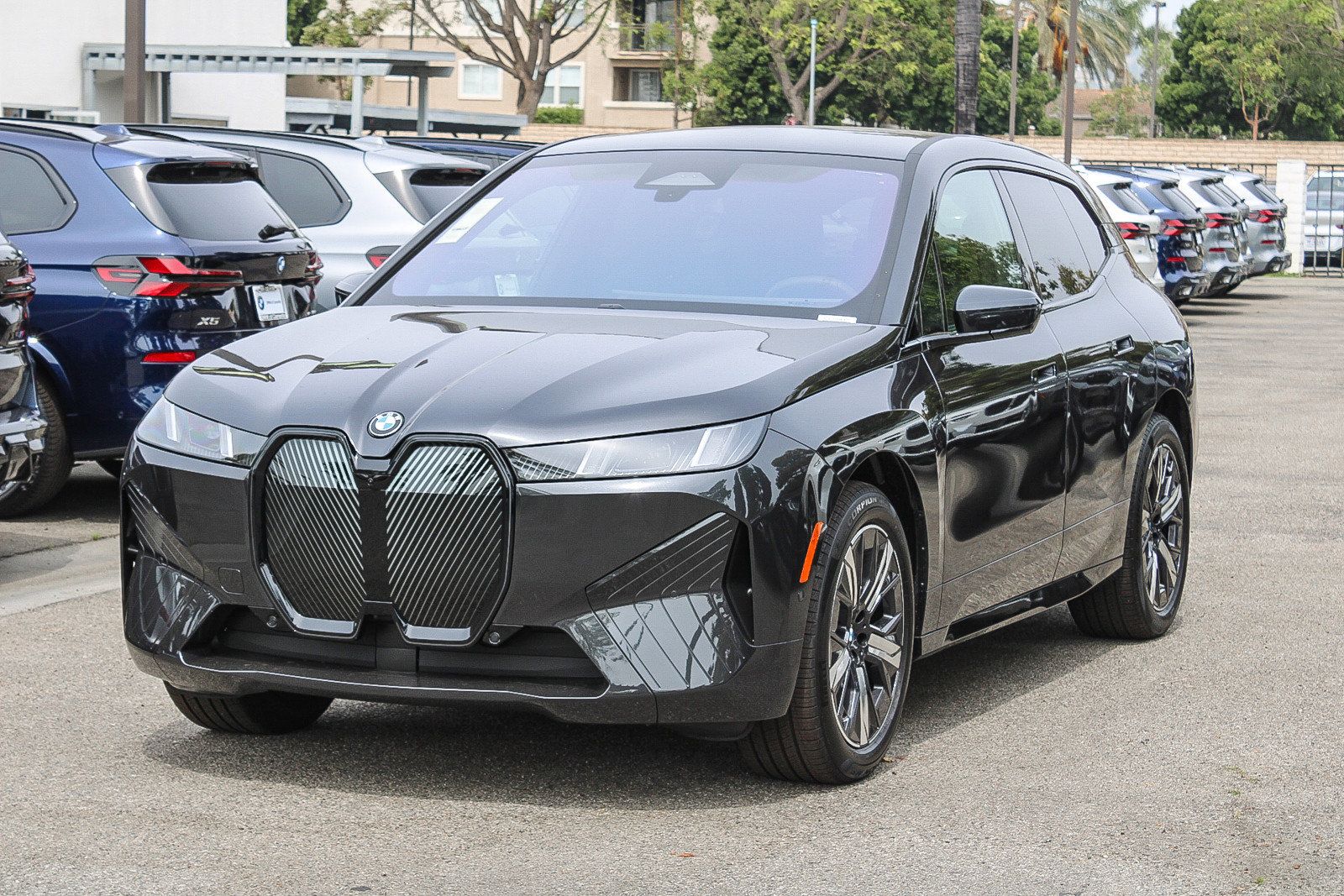 New 2026 BMW iX xDrive60 w/ Premium Package AWD/4WD image 3