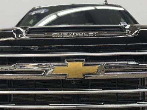 Certified 2024 Chevrolet Silverado 2500 High Country w/ Technology Package image 8