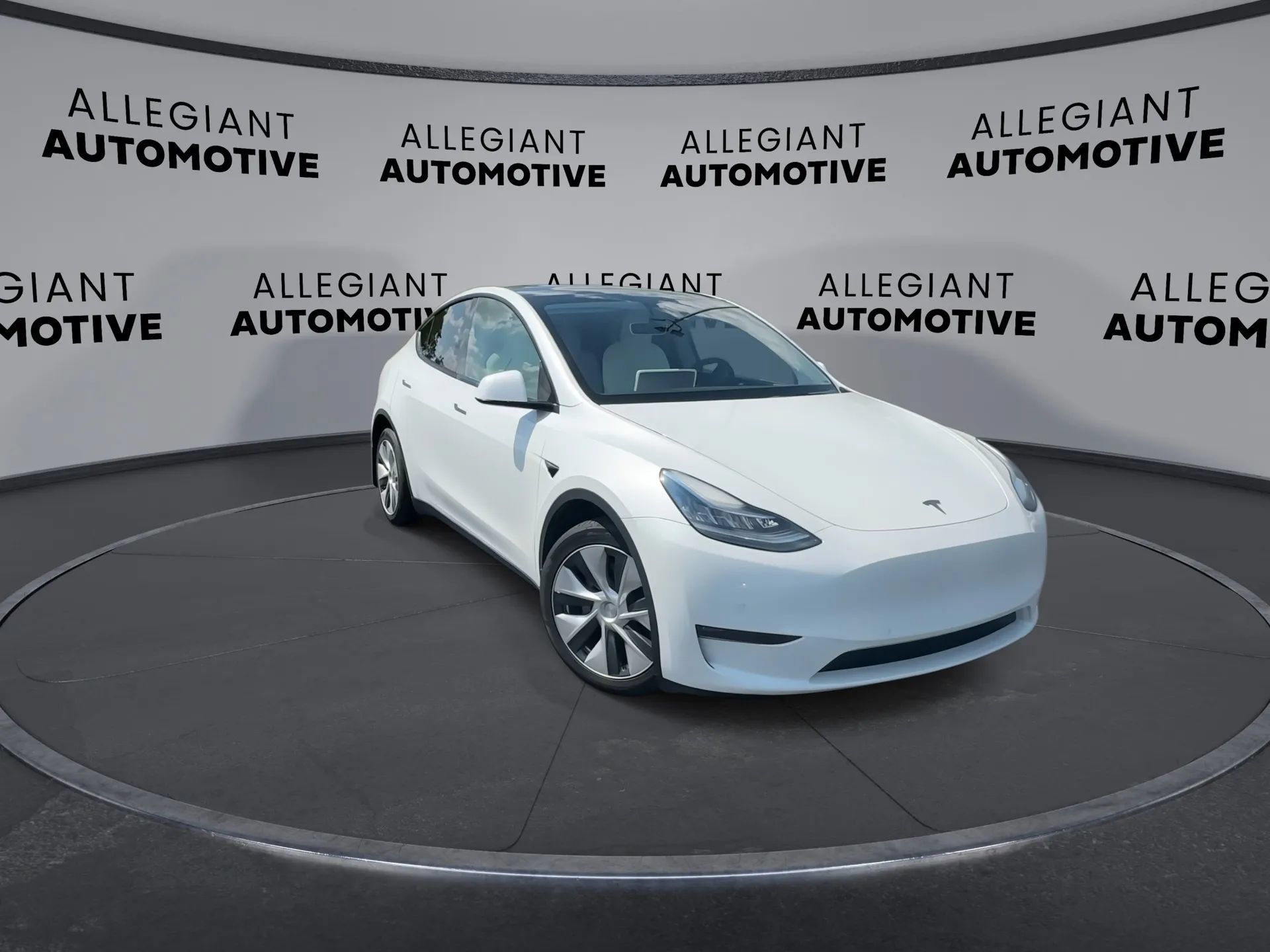 Used 2021 Tesla Model Y Long Range AWD/4WD image 4