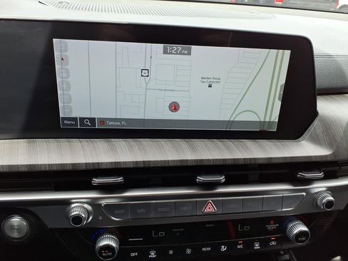 Used 2024 Kia Telluride EX w/ EX Captain's Chair Package image 29