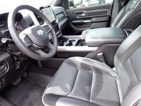 Used 2025 RAM 1500 Laramie w/ Sport Appearance Package AWD/4WD image 10