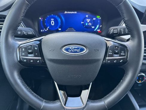 Used 2022 Ford Escape SEL w/ Technology Package image 17