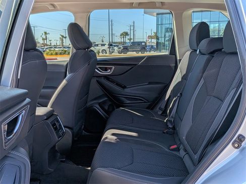 Used 2020 Subaru Forester Premium image 25