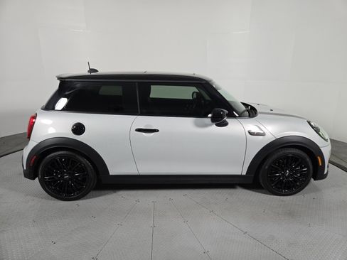 Used 2022 MINI Cooper S image 4