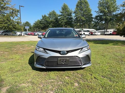 Used 2023 Toyota Camry XLE w/ Navigation Package FWD image 2