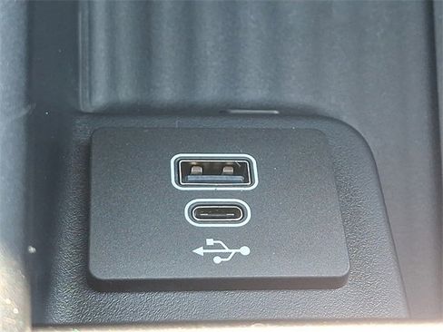 New 2025 Ford Expedition Active image 15