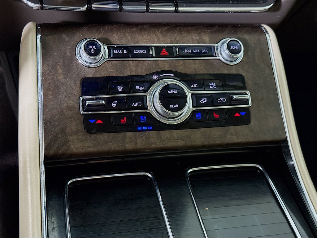 Used 2020 Lincoln Aviator Reserve w/ Equipment Group 201A AWD/4WD image 8