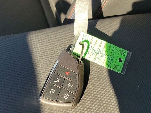 Used 2025 Chevrolet Equinox RS w/ Safety and Technology Package image 33