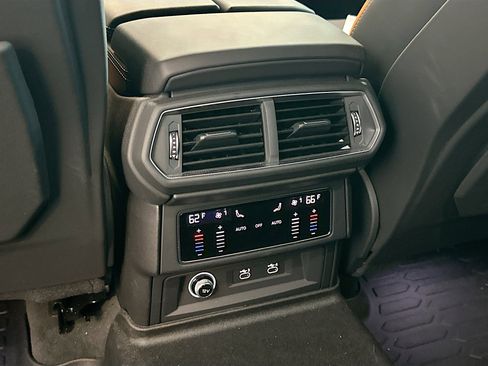 Used 2024 Lamborghini Urus S image 22