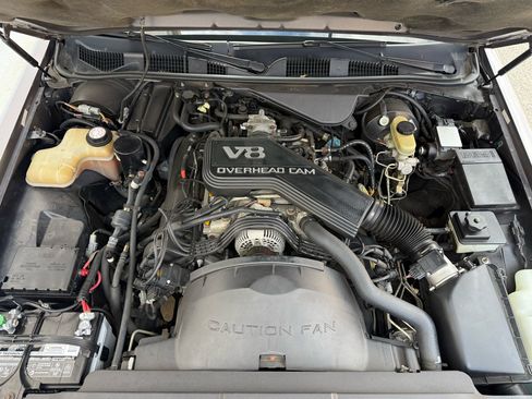 Used 1995 Lincoln Town Car Cartier image 14