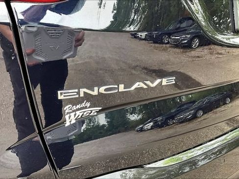 Used 2020 Buick Enclave Essence w/ LPO, Luxury Package FWD image 8