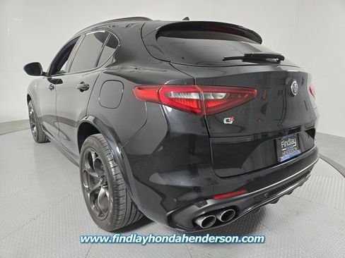 Used 2022 Alfa Romeo Stelvio Quadrifoglio w/ Active Assist Plus Package AWD/4WD image 4