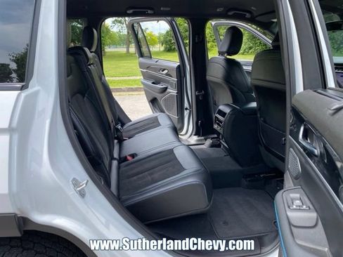 Used 2024 Jeep Grand Cherokee Trailhawk w/ Luxury Tech Group III AWD/4WD image 45