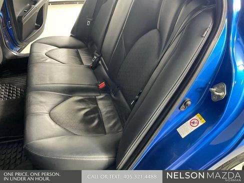 Used 2019 Toyota Camry XSE w/ Navigation Package FWD image 27