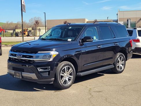 Used 2024 Ford Expedition Limited image 8