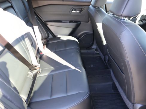 Used 2023 Nissan Rogue SL w/ SL Premium Package image 14