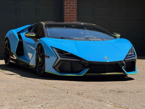 Used 2024 Lamborghini Revuelto AWD/4WD image 12