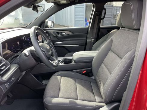 Used 2024 Chevrolet Traverse LT image 14