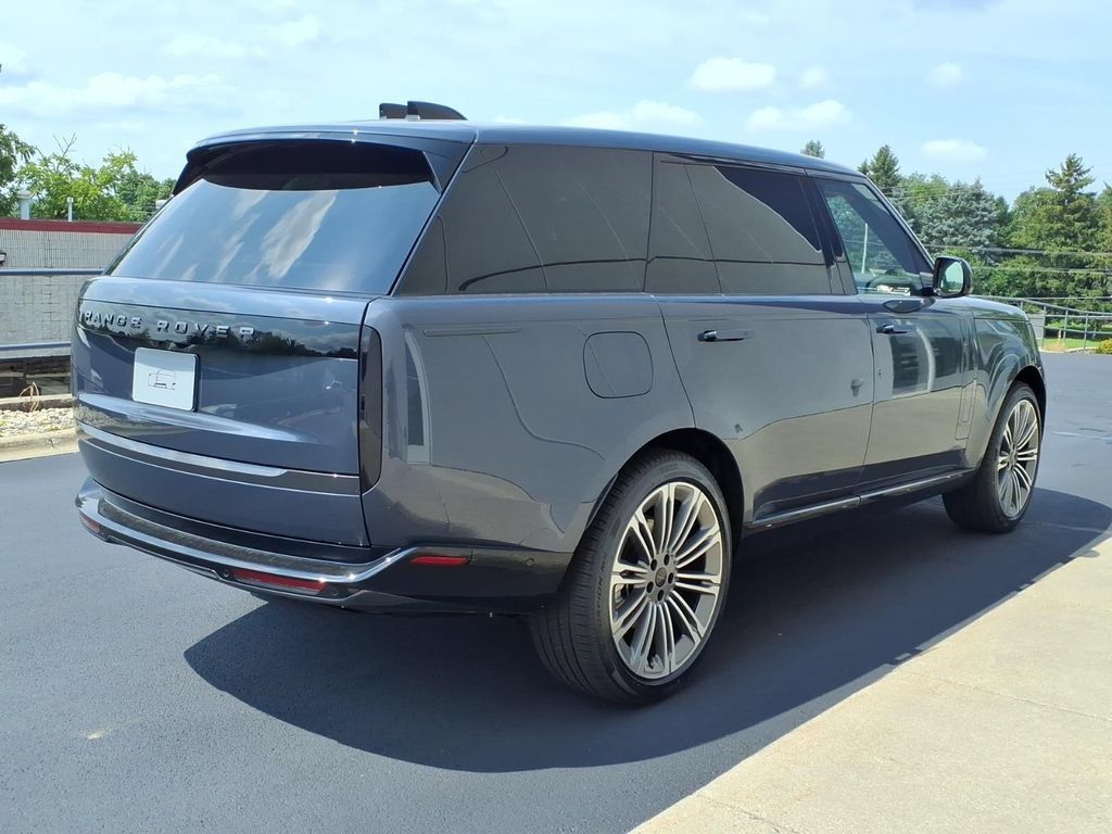 New 2026 Land Rover Range Rover Long Wheelbase SE AWD/4WD image 5