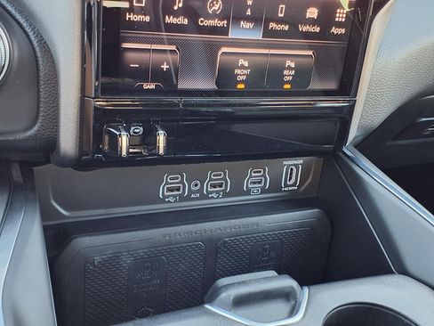 Used 2025 RAM 1500 Laramie w/ Night Edition AWD/4WD image 17