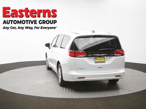Used 2022 Chrysler Voyager LX image 63