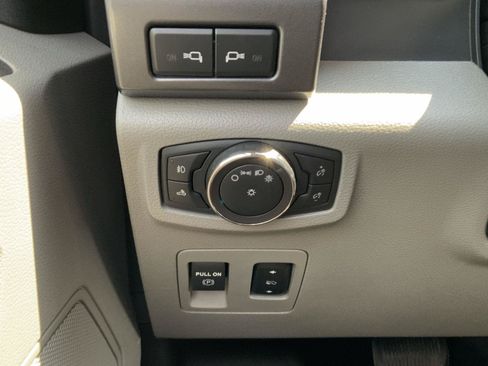Used 2019 Ford F150 XLT w/ Equipment Group 302A Luxury AWD/4WD image 28