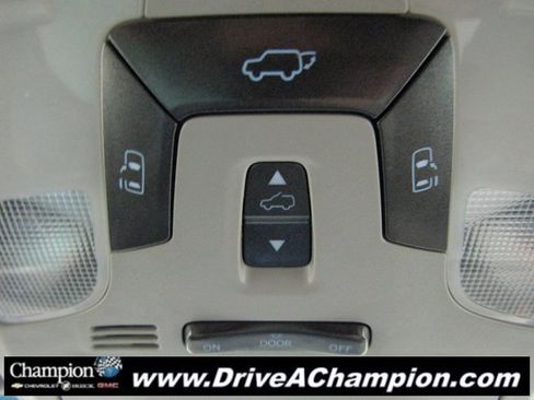 Used 2015 Toyota Sienna L image 36