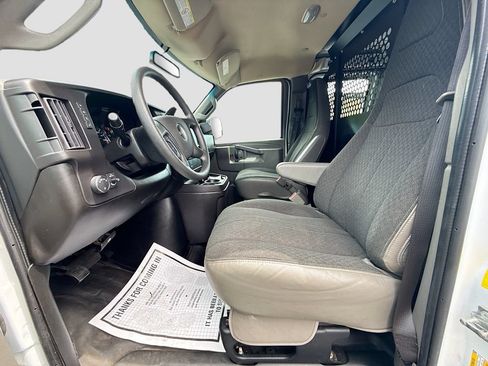 Used 2024 GMC Savana 2500 w/ Driver Convenience Package RWD image 21